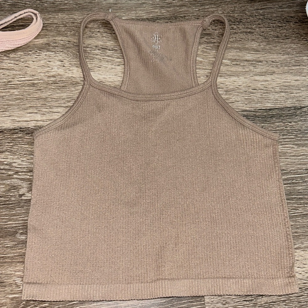 Ribbed tank
